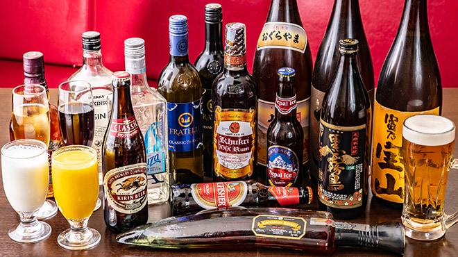 スピリッツ、アジアビール、ラッシー、ワインの品揃え